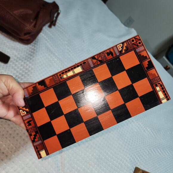 CONQUISTADORS VS AZTECS EUC WOOD ,& PORCELAIN CHESS BOARD - Picture 9 of 9